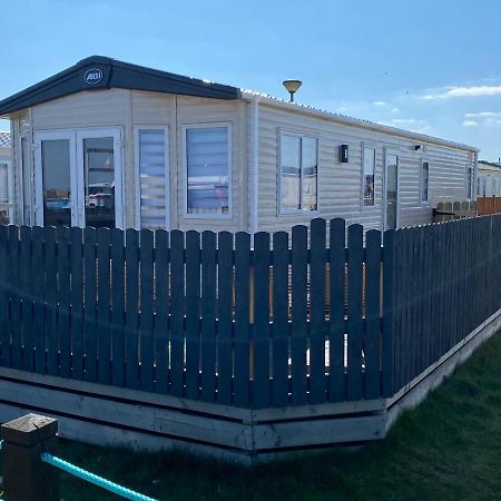 Beachfront Lodge, Lossiemouth Bay Екстериор снимка